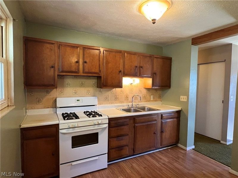 1411 E 27th Street, Ashtabula, OH 44004 Photo 2