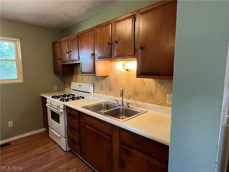 1411 E 27th Street, Ashtabula, OH 44004 Photo 3
