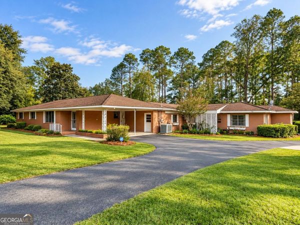 915 N Main St, Statesboro, GA 30458