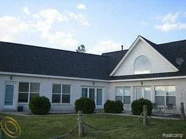 3536 JACKSON Boulevard, Unit #2, Highland Township, Mi 48356