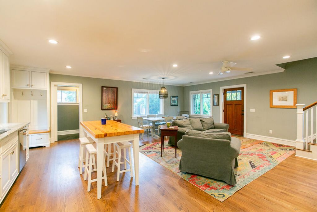 247 Riverland Drive Photo 5