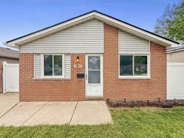 7912 Pine Street, Taylor, MI 48180