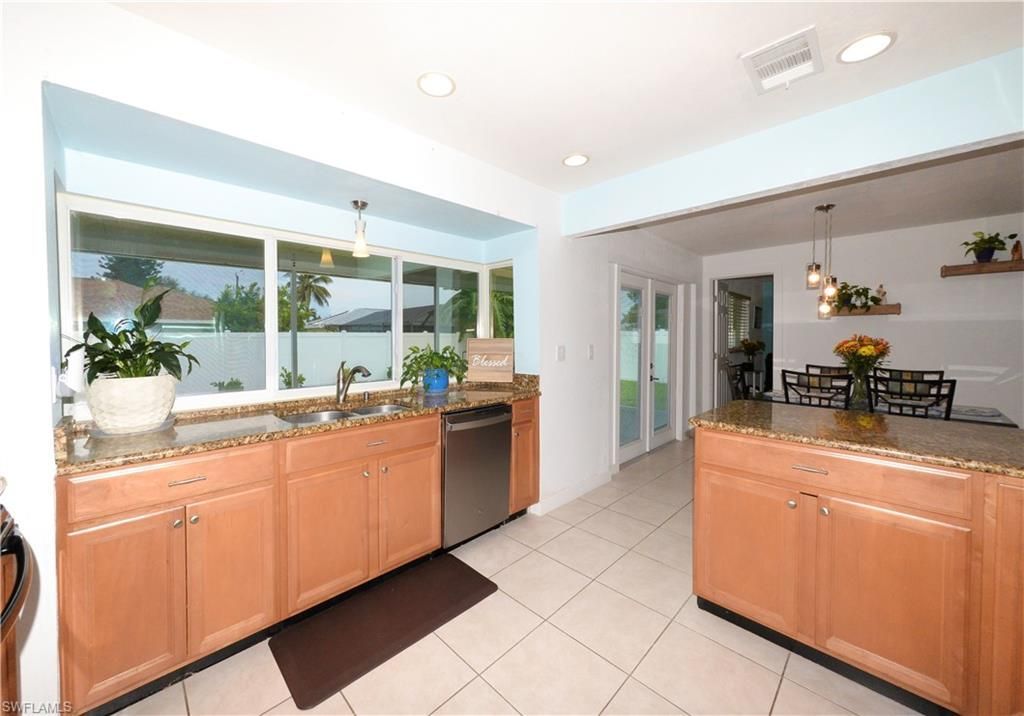3820 SE 10th Pl, Cape Coral, FL 33904 Photo