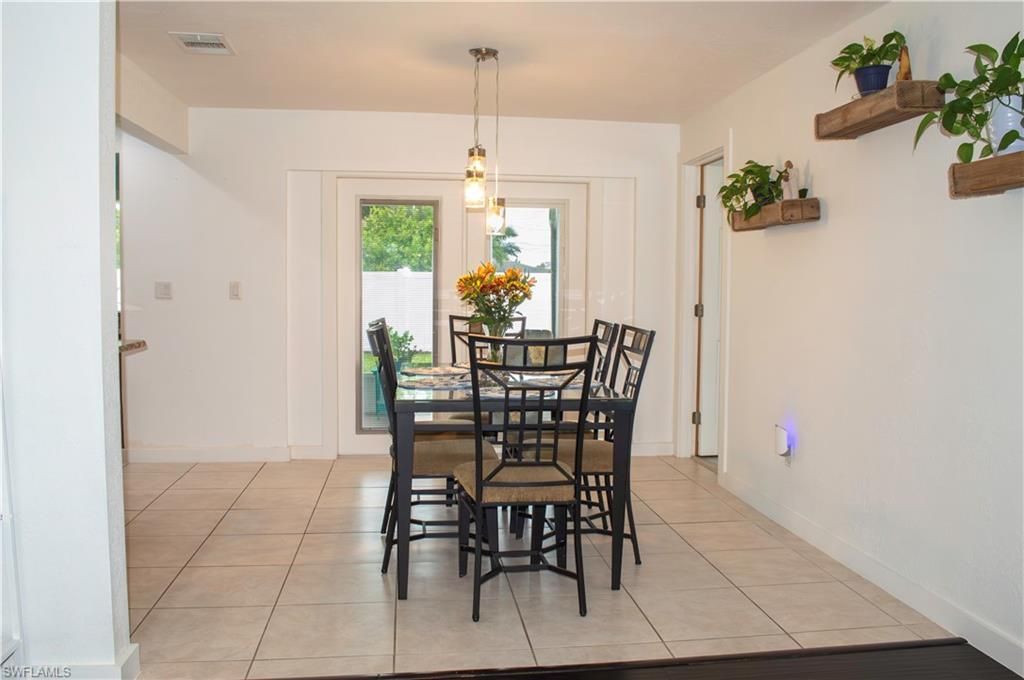 3820 SE 10th Pl, Cape Coral, FL 33904 Photo