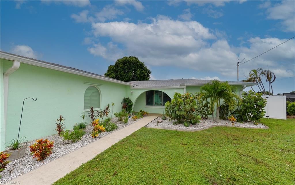 3820 SE 10th Pl, Cape Coral, FL 33904 Photo