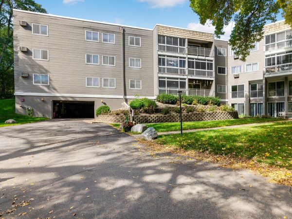 135 Viking Drive E, Unit 117, Little Canada, MN 55117