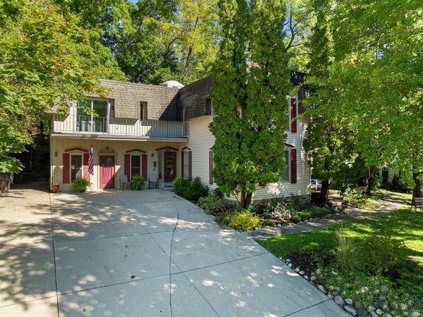 154 W Main, Fontana, WI 53125