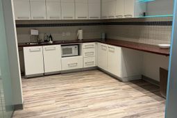 211 King Street  photo 4