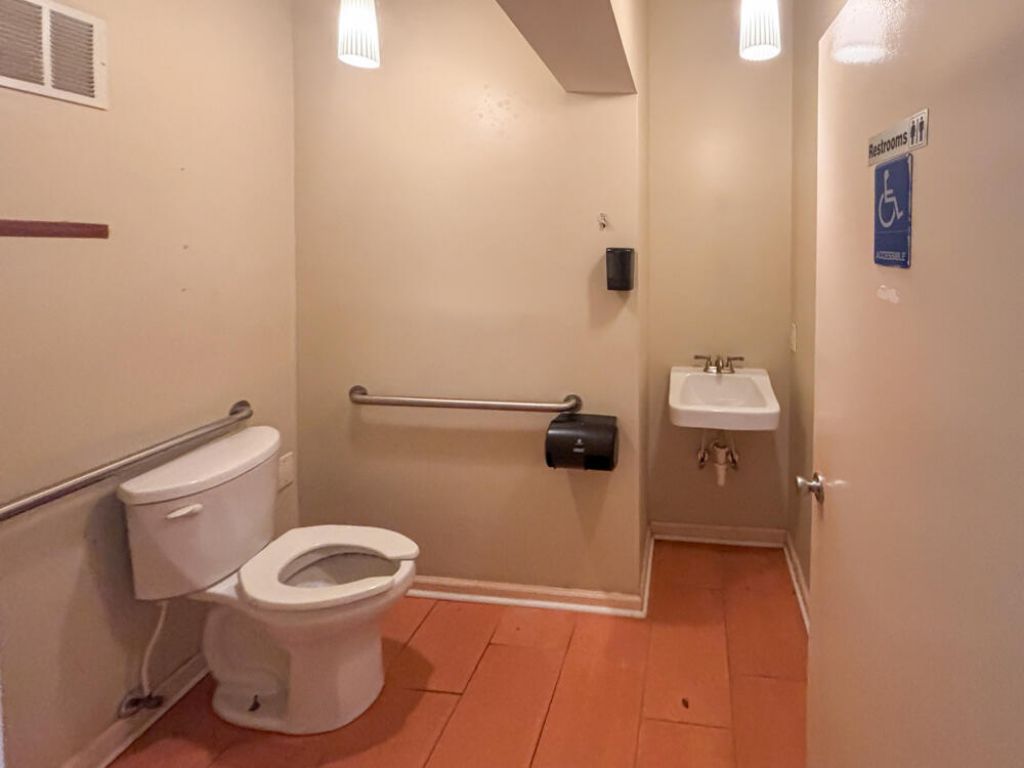 223 Calhoun Street  Photo 11