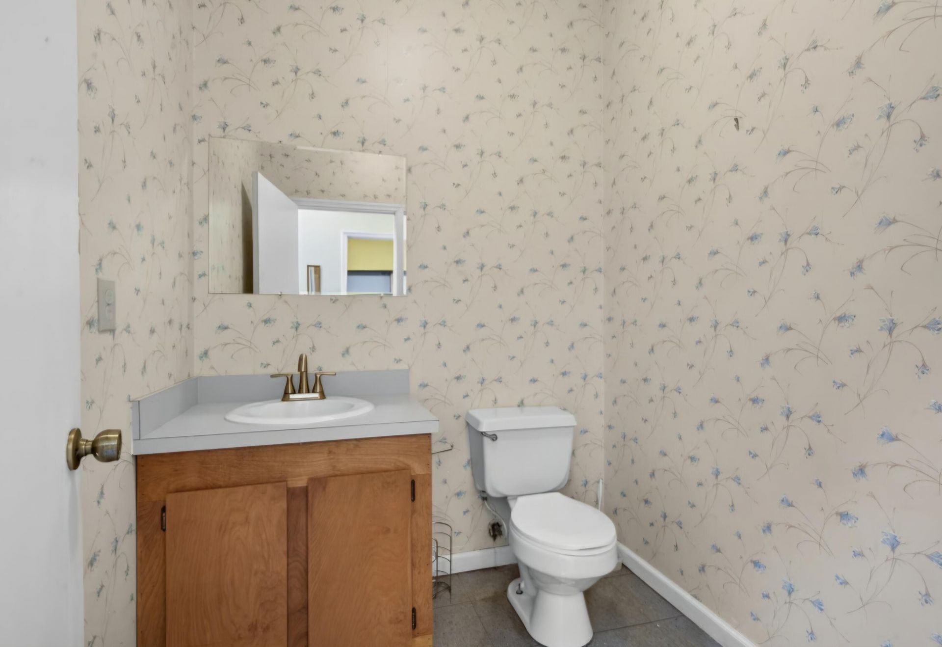 111 Welch Street  Photo 11
