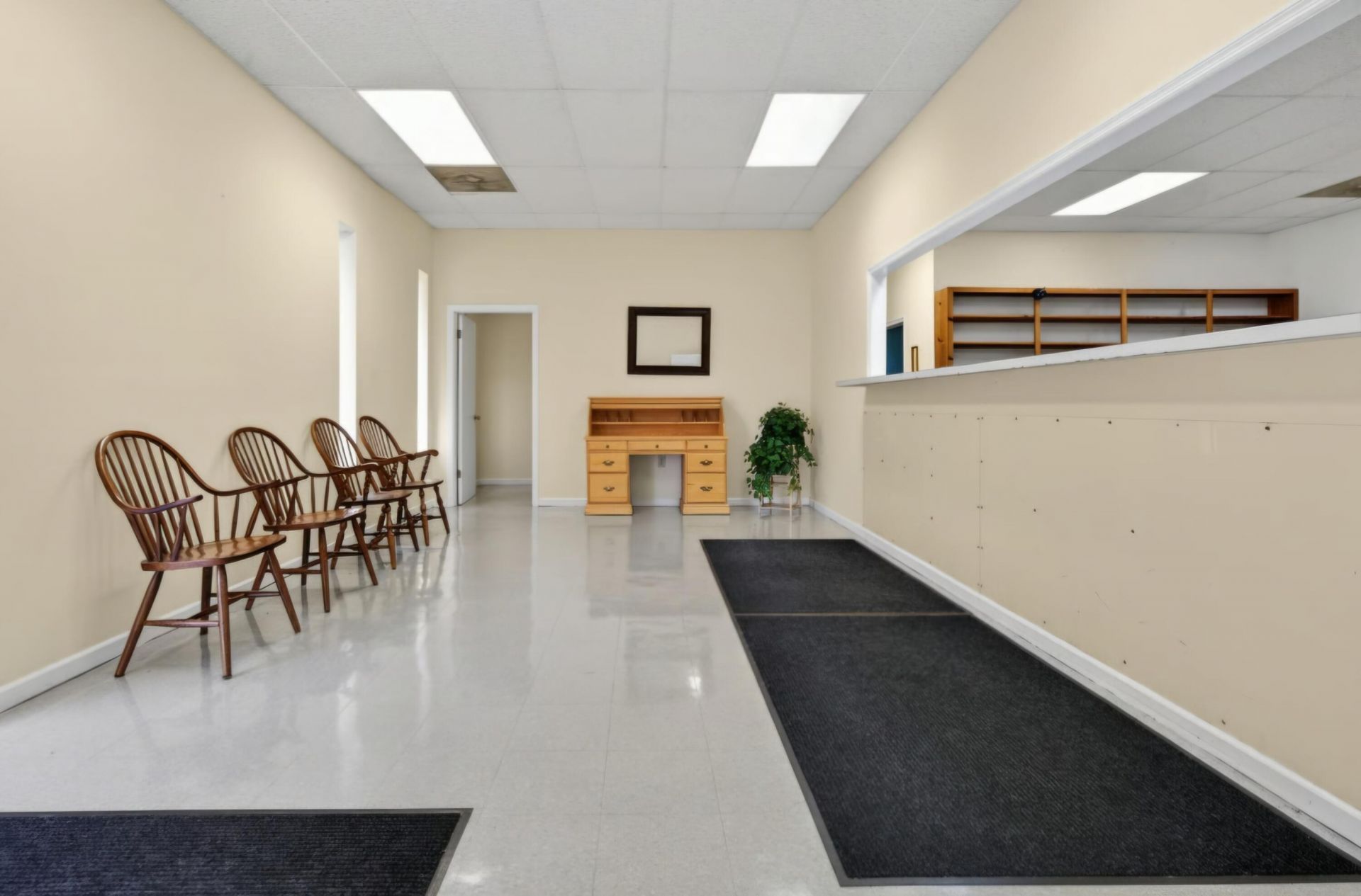 111 Welch Street  Photo 4