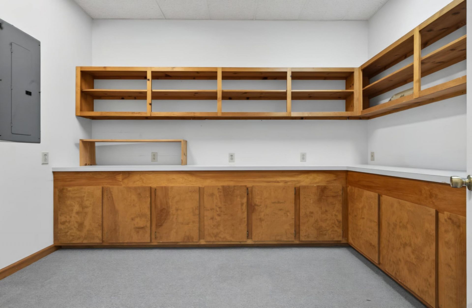 111 Welch Street  Photo 7