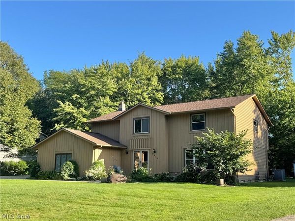 6818 Wildwood Trail , Mayfield Village, OH 44143