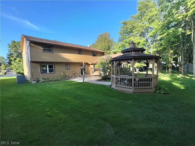 6818 Wildwood Trail, Mayfield Village, OH 44143 Photo 3