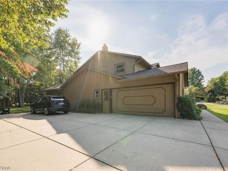6818 Wildwood Trail, Mayfield Village, OH 44143 Photo 7