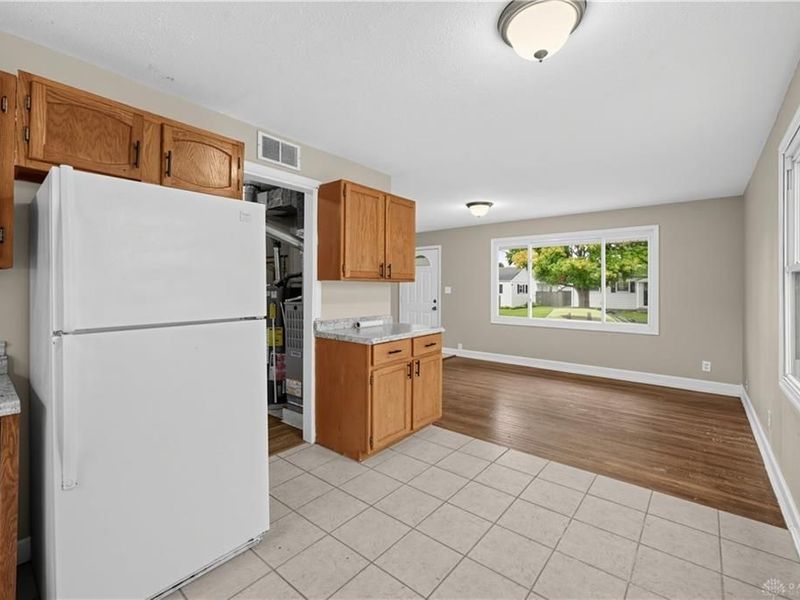 5254 Ferngrove Drive, Riverside, OH 45432 Photo 12