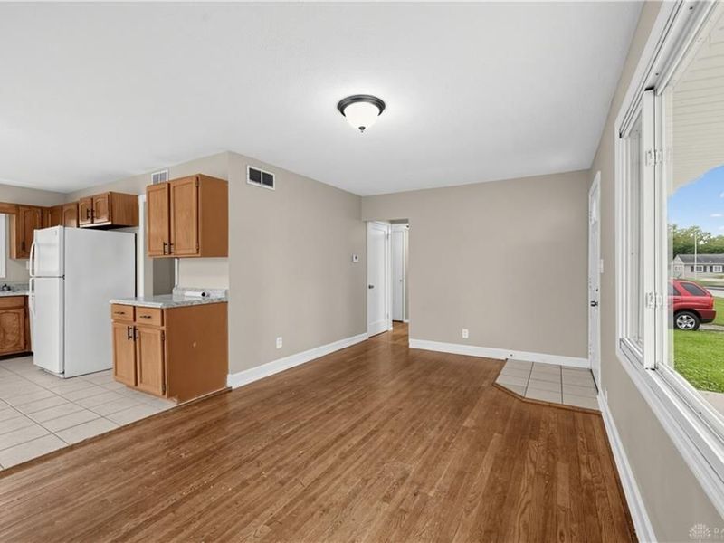 5254 Ferngrove Drive, Riverside, OH 45432 Photo 6