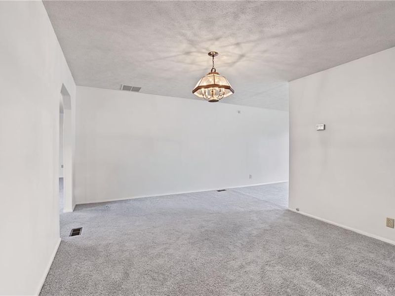 109 Delcourt Drive, Springfield, OH 45506 Photo 6