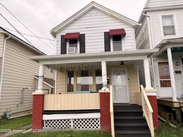 105 E Liberty Street, Hanover Township, PA 18706