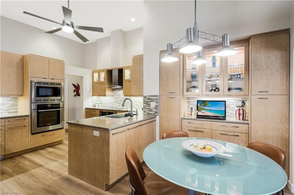 353 Carlton Pl, Unit 33, Naples, FL 34108 Photo