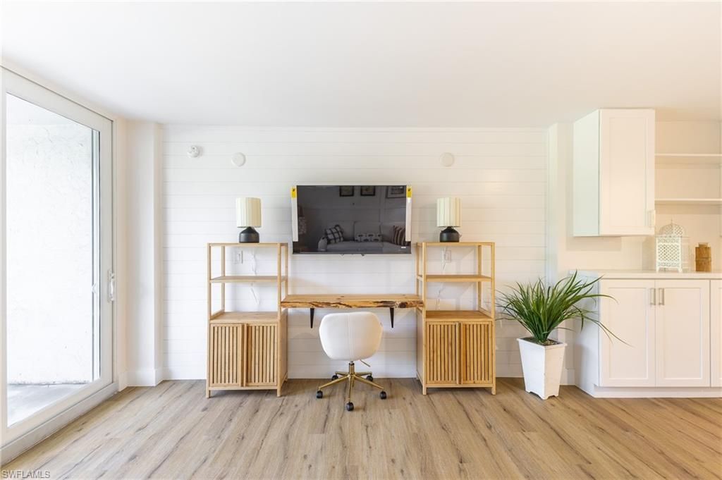 5 Bluebill Ave , Unit 105, Naples, FL 34108 Photo
