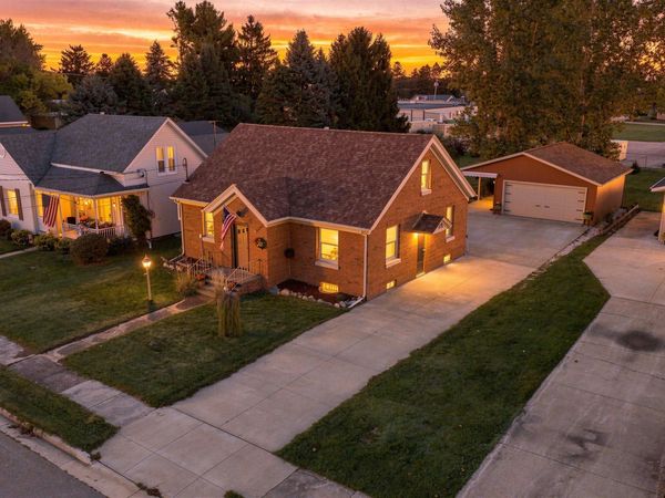 106 Center Street, Fox Lake, WI 53933