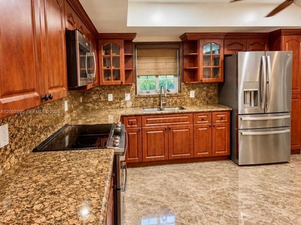 11810 NW 16th St, Pembroke Pines, FL 33026