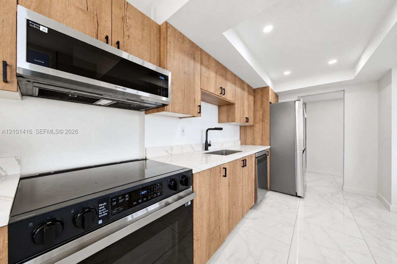 18011 Biscayne Blvd , Unit 505, Aventura, FL 33160 Photo