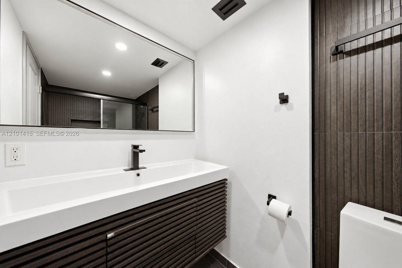 18011 Biscayne Blvd , Unit 505, Aventura, FL 33160 Photo