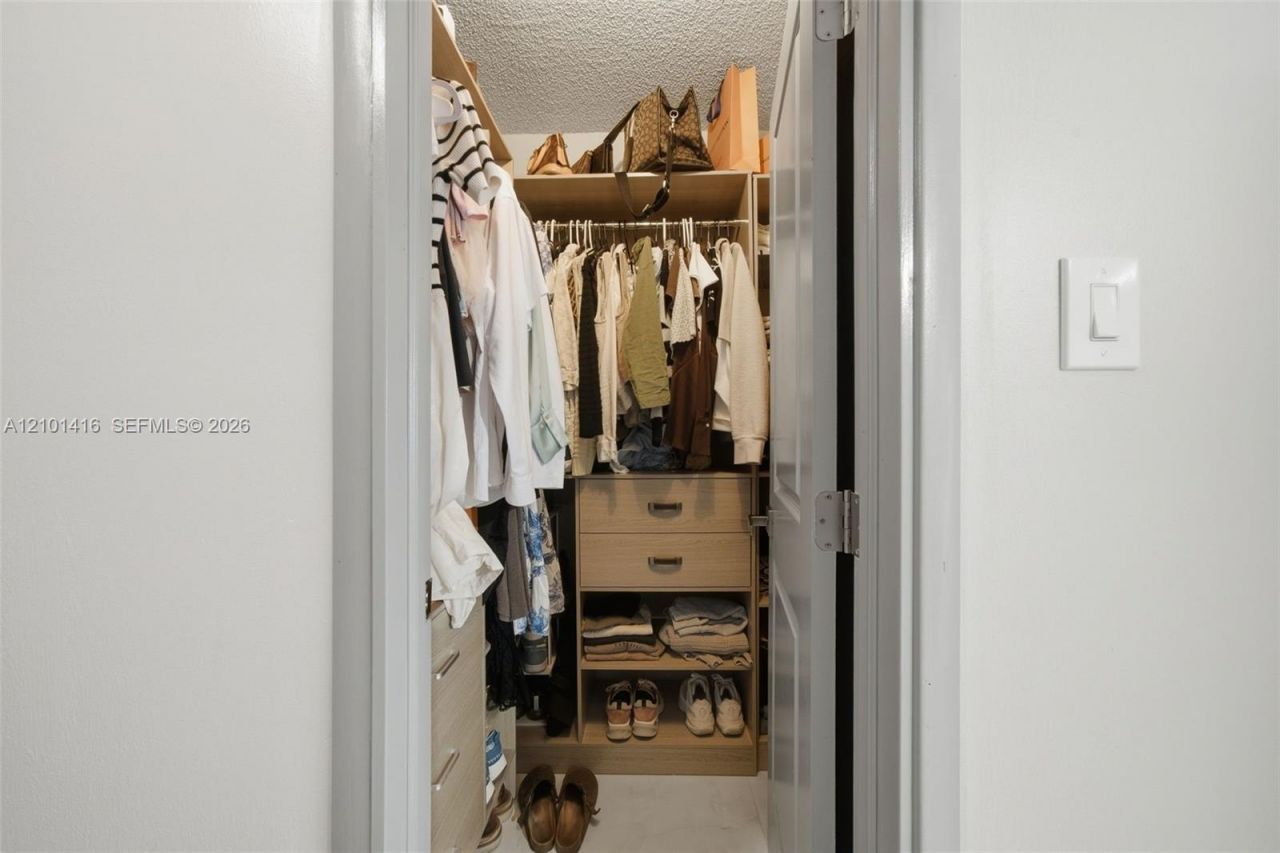 18011 Biscayne Blvd , Unit 505, Aventura, FL 33160 Photo