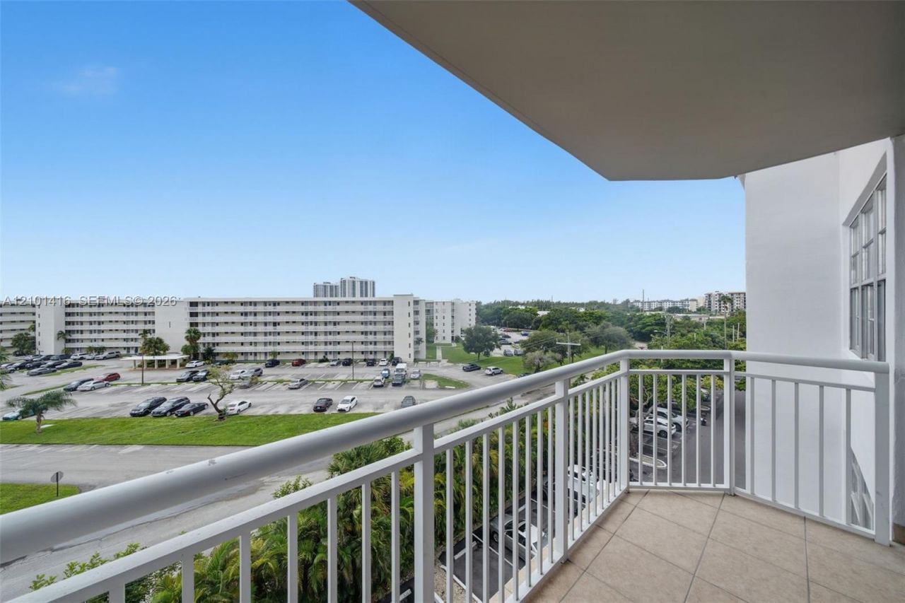 18011 Biscayne Blvd , Unit 505, Aventura, FL 33160 Photo