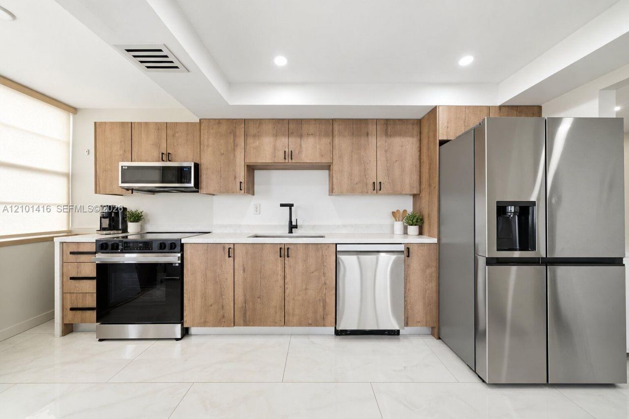 18011 Biscayne Blvd , Unit 505, Aventura, FL 33160 Photo