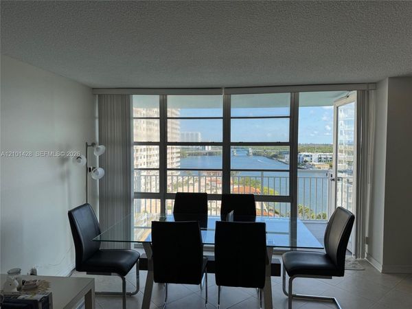 301 174th St , Unit 1105, Sunny Isles Beach, FL 33160