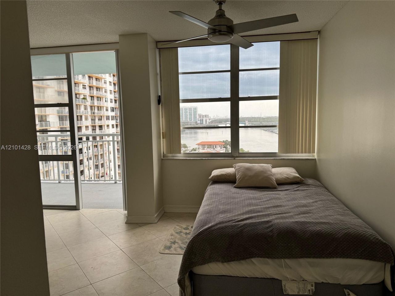 301 174th St , Unit 1105, Sunny Isles Beach, FL 33160 Photo