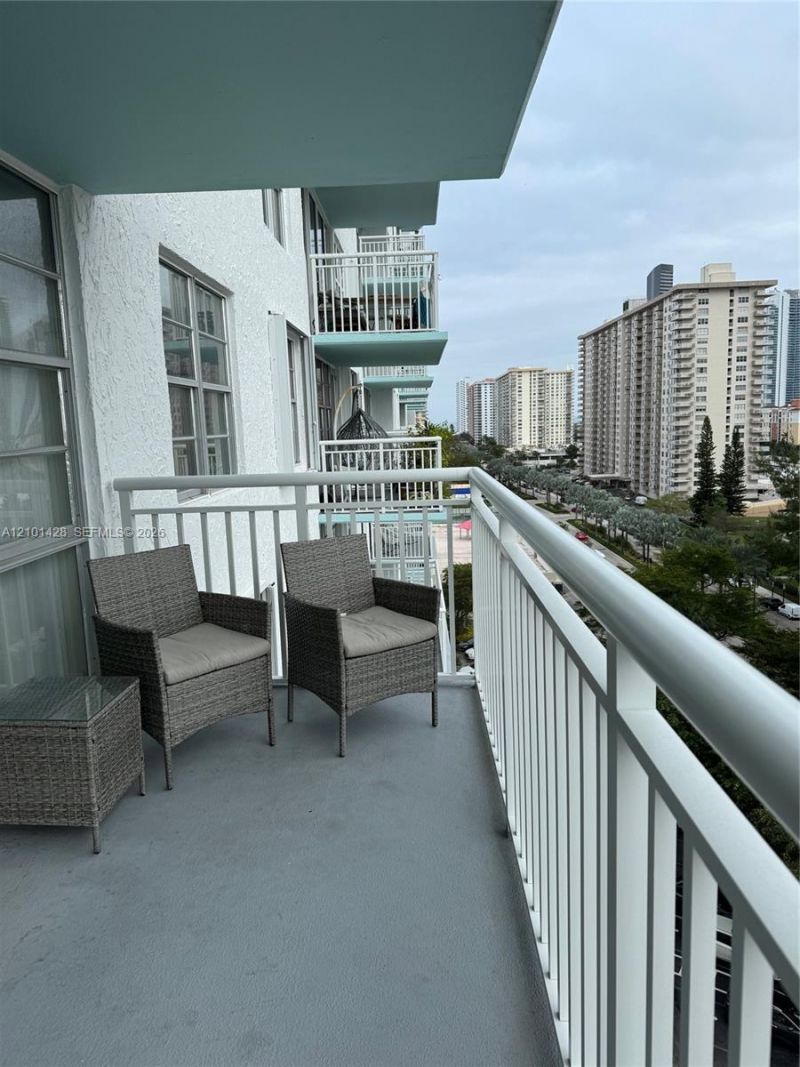 301 174th St , Unit 1105, Sunny Isles Beach, FL 33160 Photo