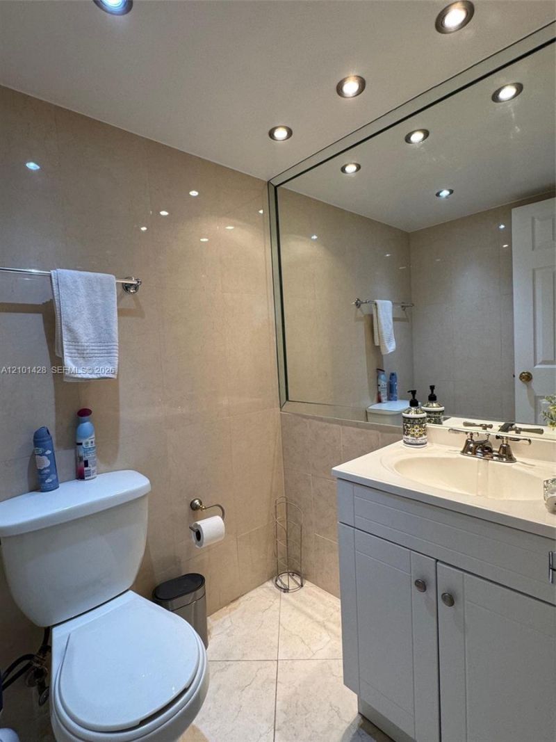 301 174th St , Unit 1105, Sunny Isles Beach, FL 33160 Photo