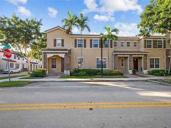 17099 SW 94th Way , Miami, FL 33196