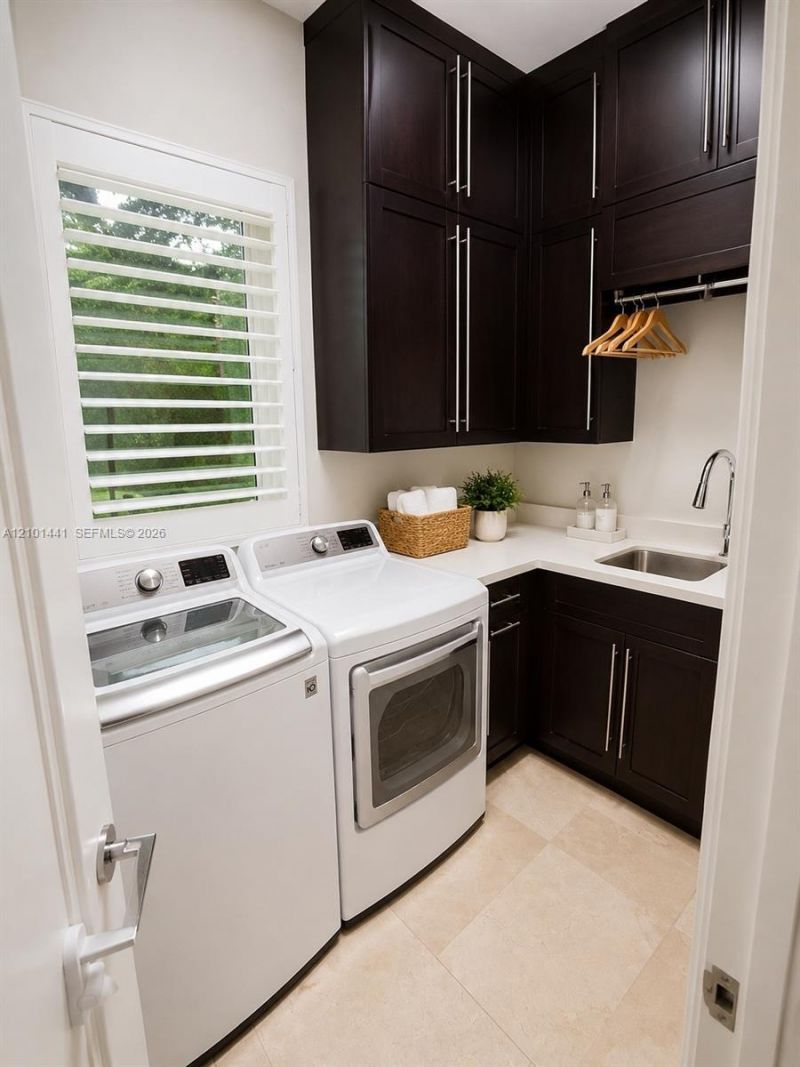 560 Coconut Palm Ter , Plantation, FL 33324 Photo