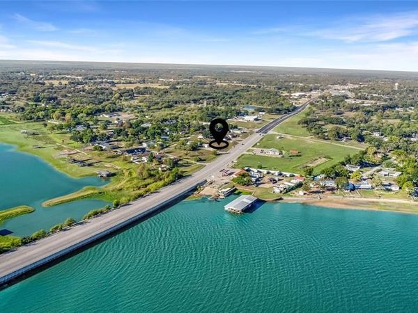 1023 E Cedar Creek Parkway , Seven Points, TX 75143