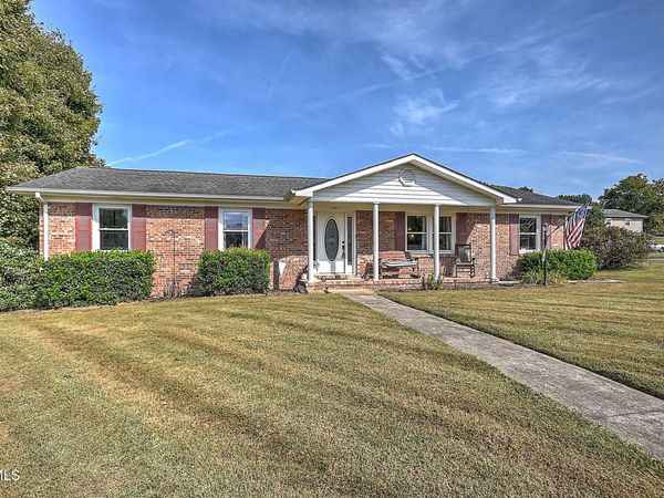 100 Royal Oak Drive, Blountville, TN 37617