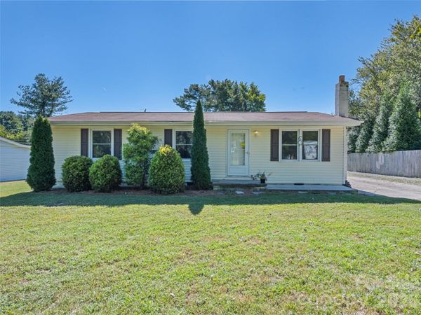 1188 Eastbrook Drive, Hendersonville, NC 28720