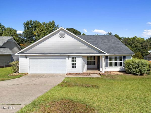 7732 Redwood Avenue, Fayetteville, NC 28314