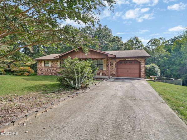 1078 Cove Lane, Oliver Springs, TN 37840