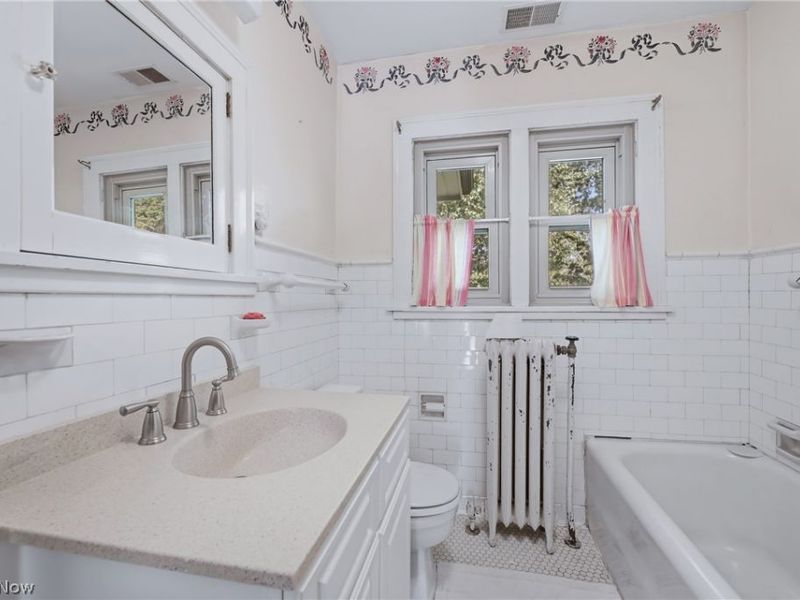 Cleveland Heights, OH 44106 Photo 34