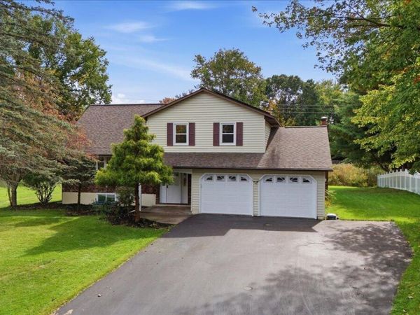 1 Starboard Court, Waterford, NY 12188