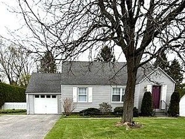 8 Beechwood Road , New Hartford, NY 13413
