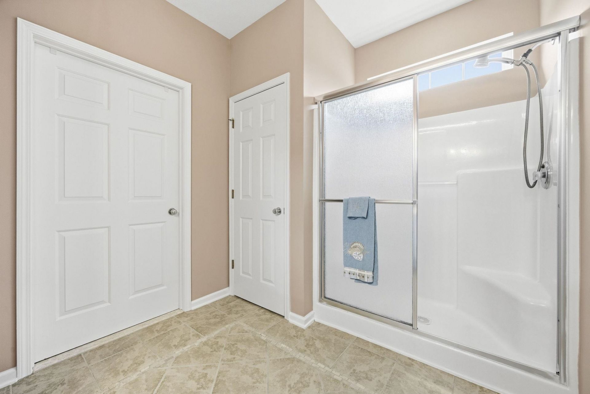 111 Chenoa Dr. Photo 20