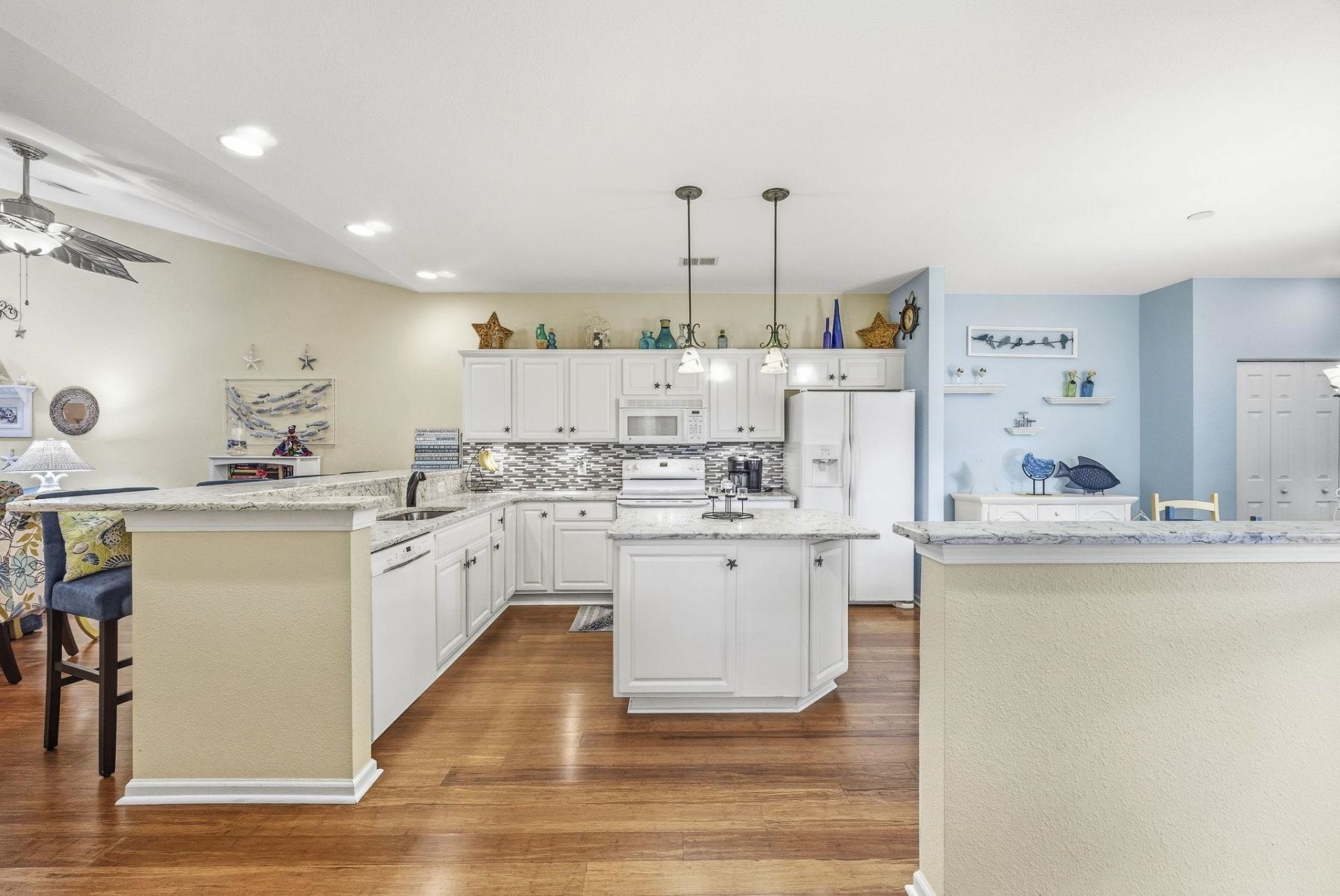 111 Chenoa Dr. Photo 4