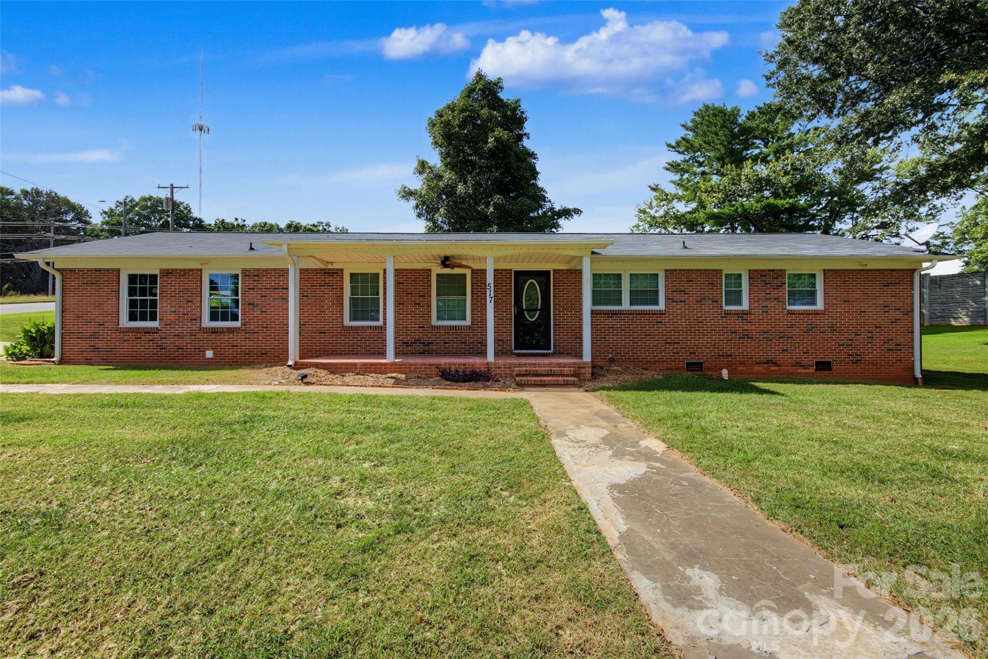 517 N Carolina Avenue, Statesville, NC 28677 Main Photo