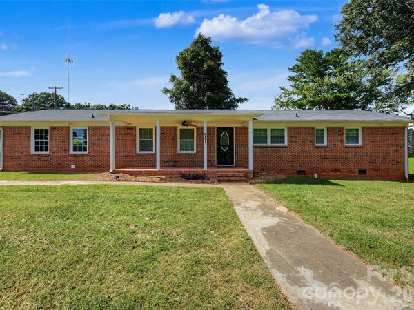 517 N Carolina Avenue, Statesville, NC 28677